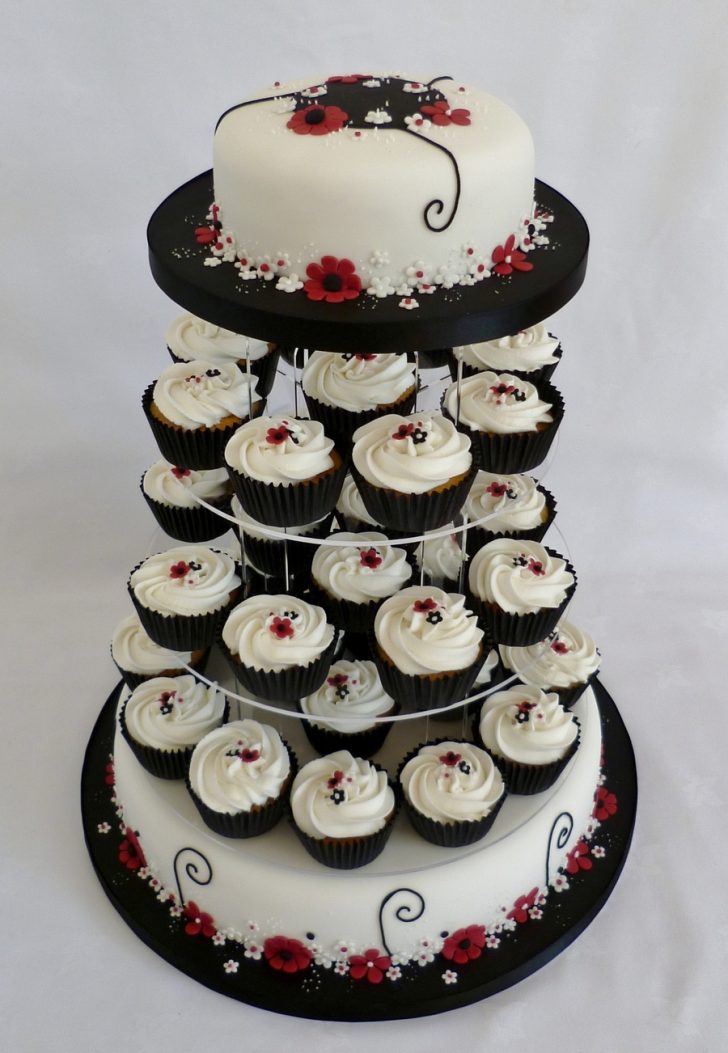 Black And White Birthday Cake 40th Birthday Cake Pink Black White Flowery Cakecentral Black And White Birthday Cake 40th Birthday Cake Pink Black White Flowery Cakecentral