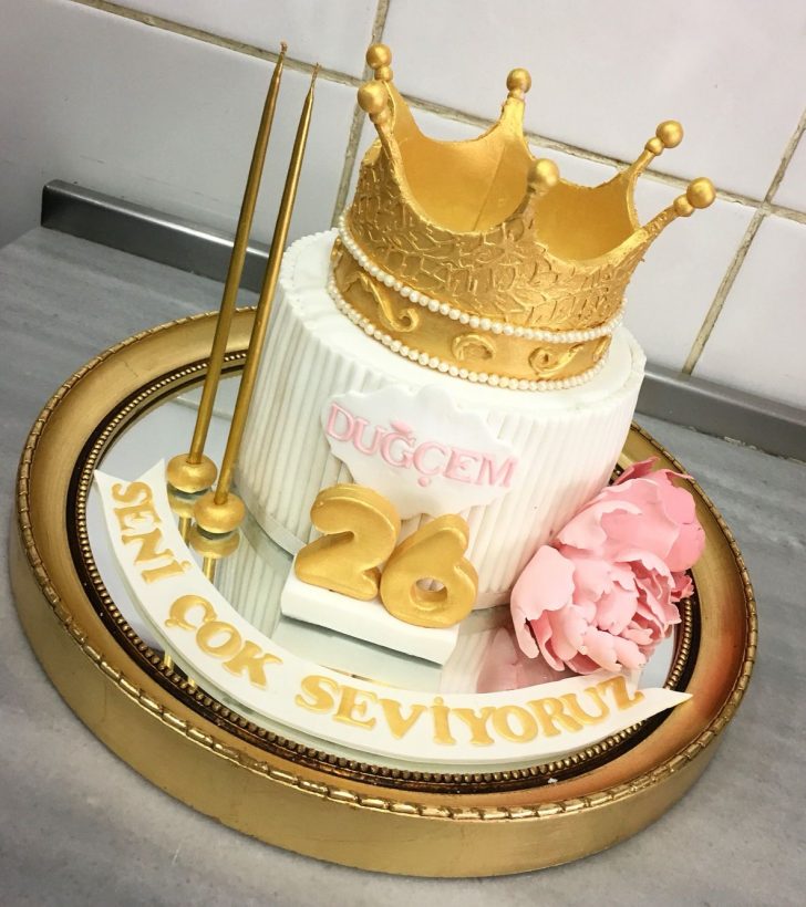 Cakes For Birthday Queen Crown Birthday Cake Cake Patisserie Food Pinterest Cakes For Birthday Queen Crown Birthday Cake Cake Patisserie Food Pinterest