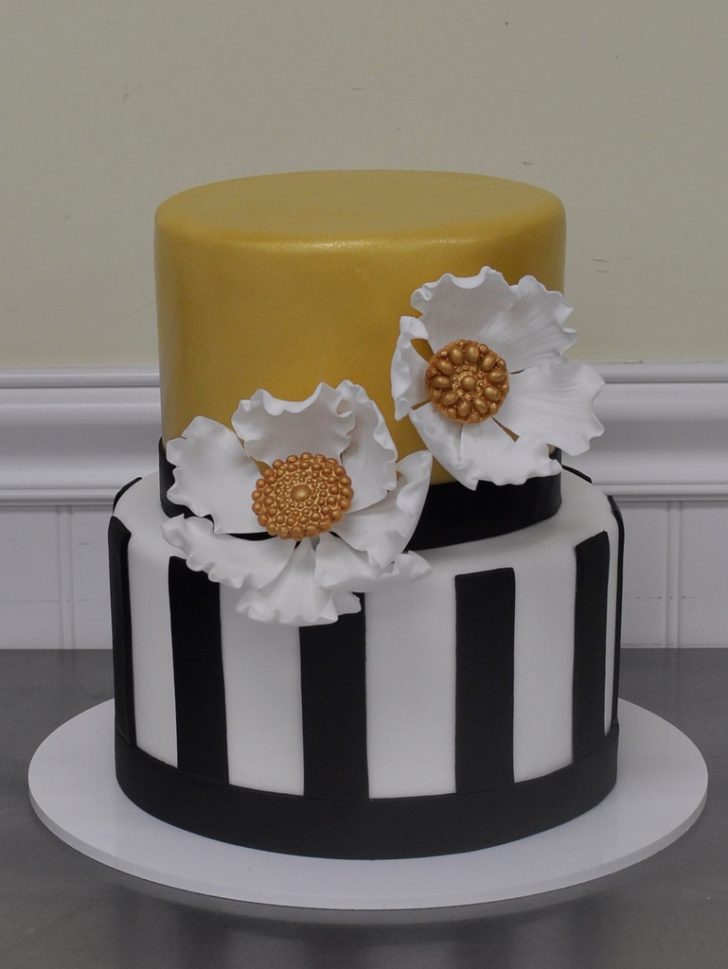 Classy Birthday Cakes Classy Birthday Cake Fantasy Flowers And Brooches With Gol Flickr Classy Birthday Cakes Classy Birthday Cake Fantasy Flowers And Brooches With Gol Flickr