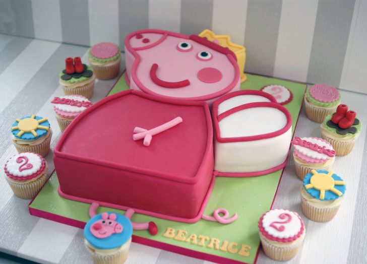 Peppa Pig Birthday Cake Peppa Pig 2nd Birthday Cake With Cupcakes Bakealous Peppa Pig Birthday Cake Peppa Pig 2nd Birthday Cake With Cupcakes Bakealous
