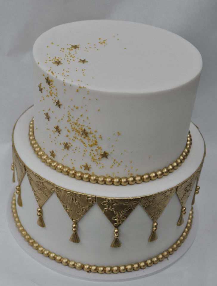 White And Gold Birthday Cake Gold And White Sparkle Birthday Cake Jenny Wenny Flickr White And Gold Birthday Cake Gold And White Sparkle Birthday Cake Jenny Wenny Flickr